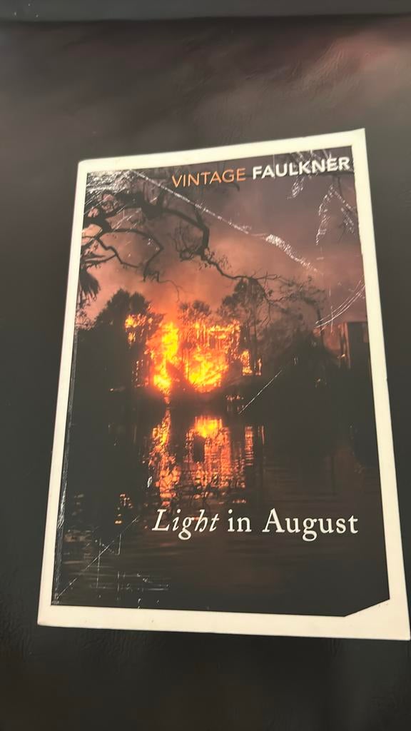 William Faulkner  Light in August, Boeken, Ophalen of Verzenden, Zo goed als nieuw, William Faulkner