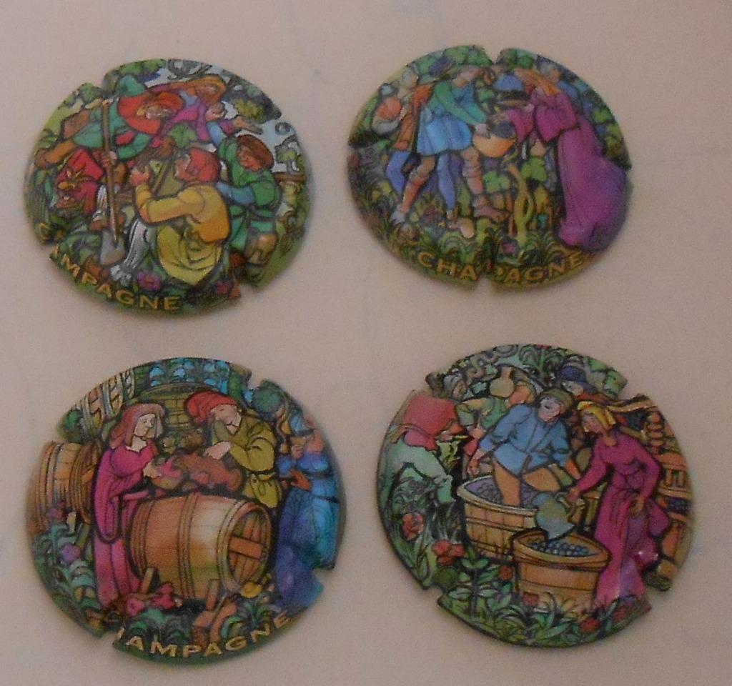 4 champagne capsules - generiek, Verzamelen, Ophalen of Verzenden, Gebruikt