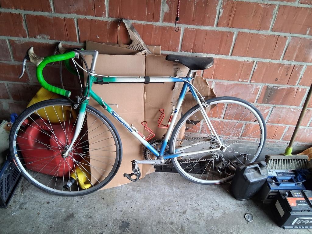 Velo, Enlèvement