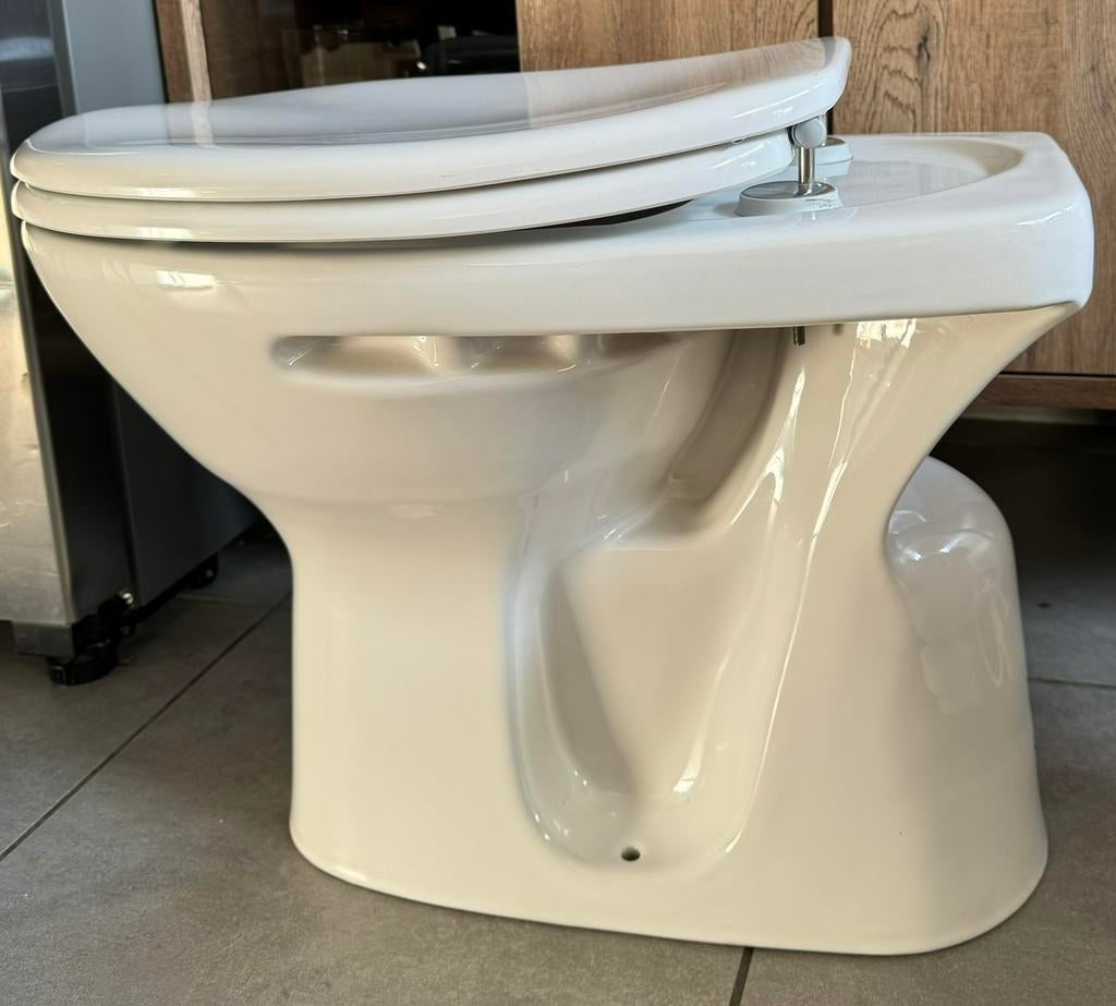 Nieuwe toiletten te koop!, Doe-het-zelf en Bouw, Sanitair, Nieuw, Toilet, Ophalen
