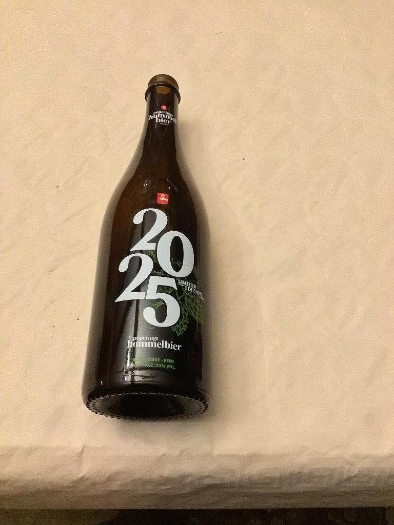 Poperings Hommel bier 2025 limited edit. 75 cl lege bierfles, Verzamelen, Ophalen of Verzenden