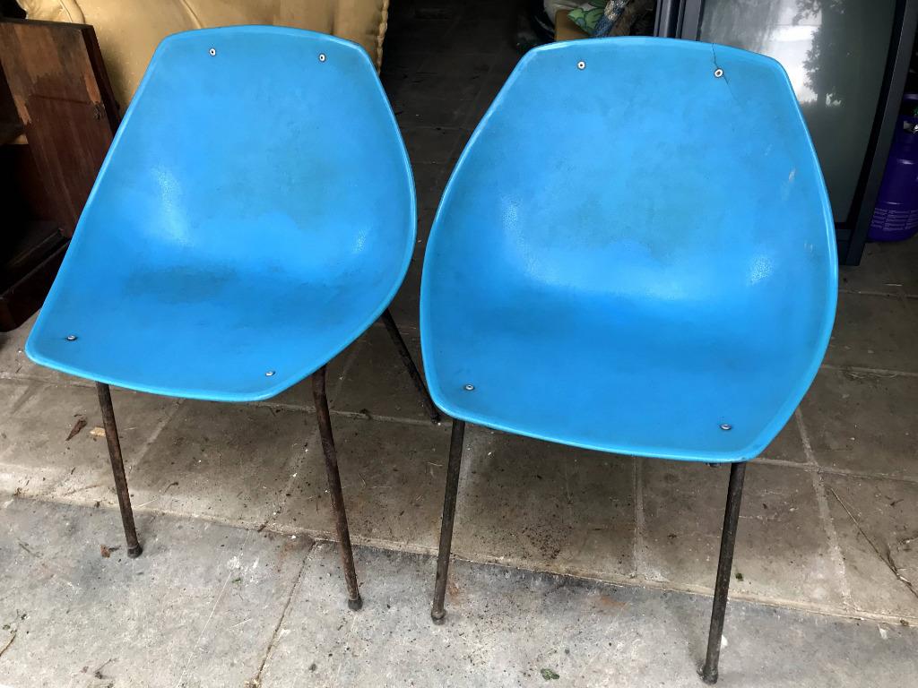 Pierre Guariche kuipstoelen, Huis en Inrichting, Ophalen, Gebruikt, Twee, Blauw