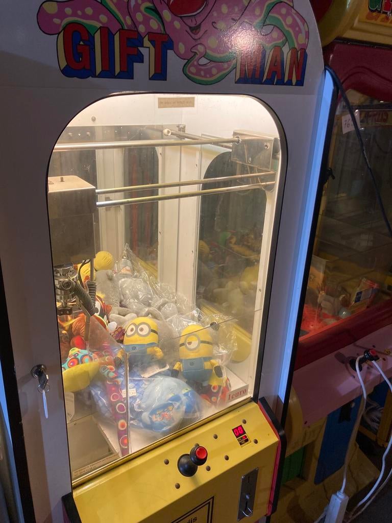 Grijpautomaat, grijpkast gift man !, Verzamelen, Automaten | Gokkasten en Fruitautomaten, Ophalen, Gebruikt