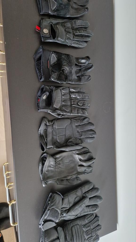 4 paar verschillende motorhandschoenen, zwart., Motoren, Kleding | Motorkleding, Ophalen