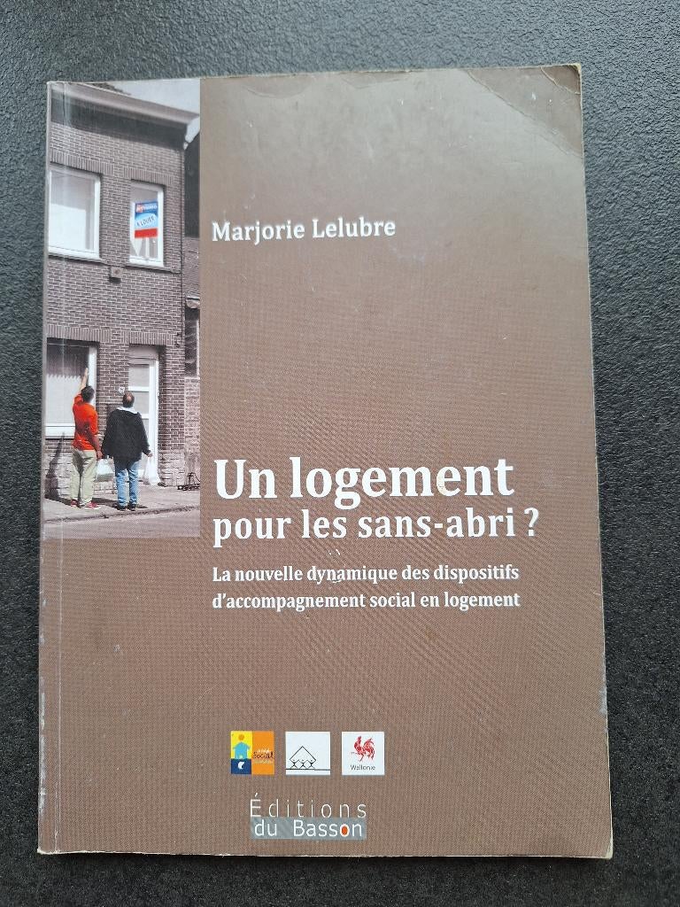 Un logement pour les sans-abri? - Marjorie Lelubre, Marjorie Lelubre, Enlèvement ou Envoi, Utilisé, Autres sujets/thèmes