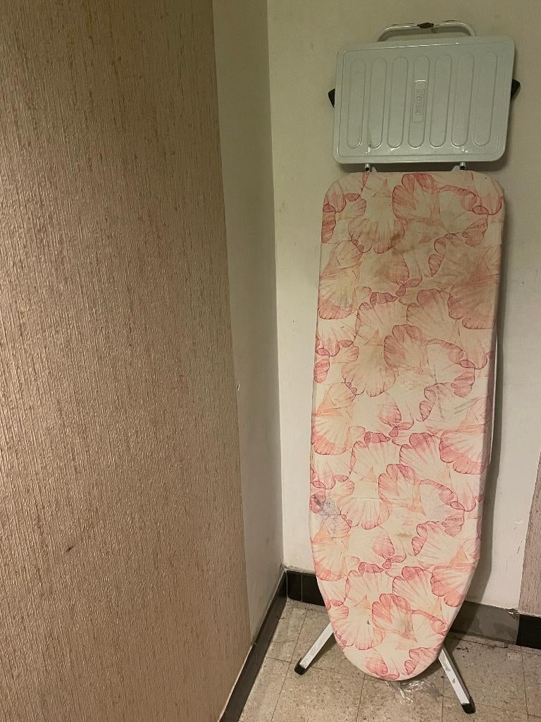 Strijkplank Calor + gratis strijkijzer  Zo goed als nieuw, Ophalen