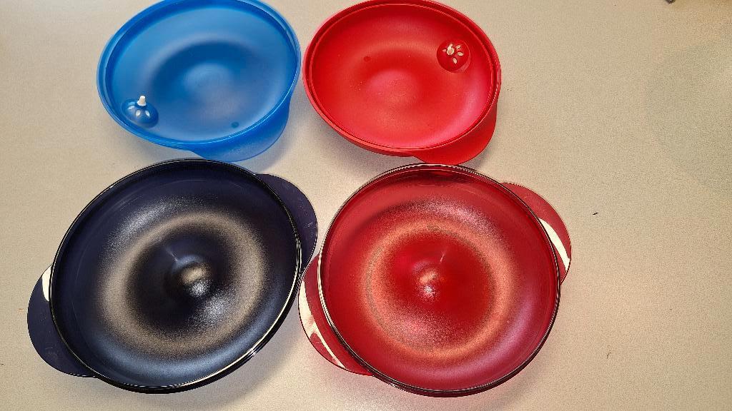 Tupperware MicroPOP rond 0,7 l blauw of rood ex demo, Ophalen of Verzenden, Zo goed als nieuw, Blauw