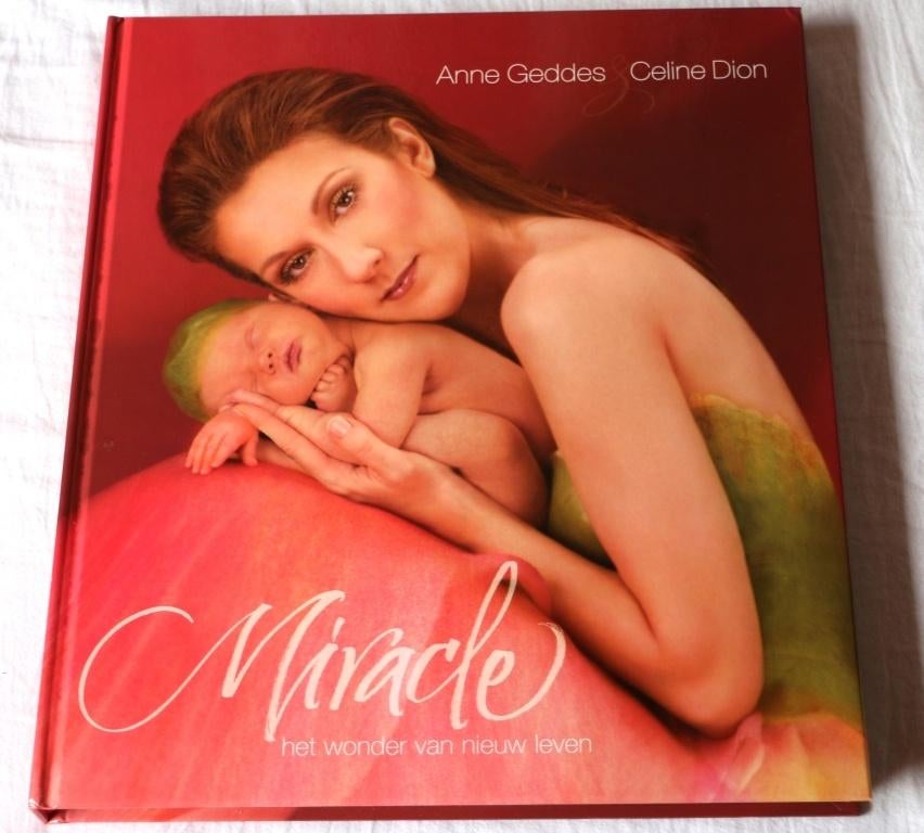 Fotoboek Miracle van Anne Geddes en Celine Dion - cd en dvd, Boeken, Ophalen of Verzenden, Gelezen, Fotografen, Anne Geddes