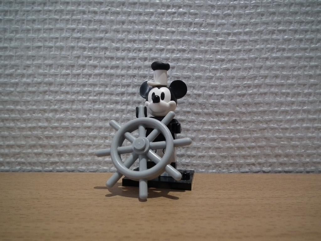 Lego figuur (Mickey Mouse) hoogte 6 cm, Verzenden, Mickey Mouse, Zo goed als nieuw, Beeldje of Figuurtje