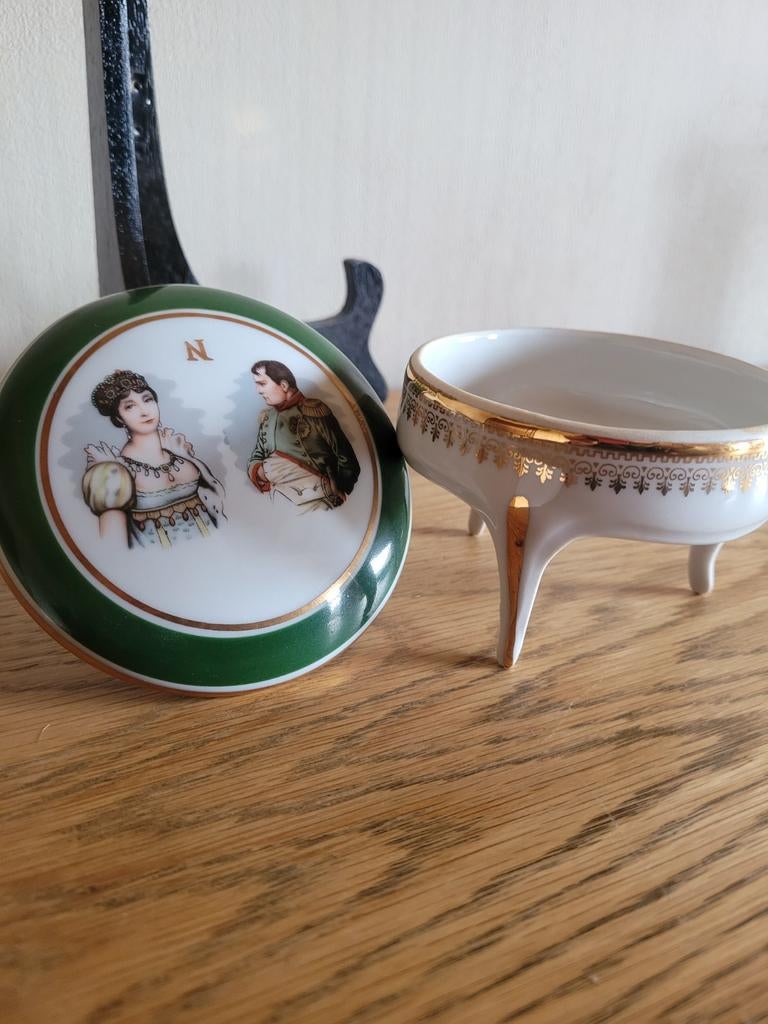 Bocal Napoléon en porcelaine de Luxe France avec couvercle e, Antiquités & Art, Antiquités | Porcelaine, Enlèvement ou Envoi