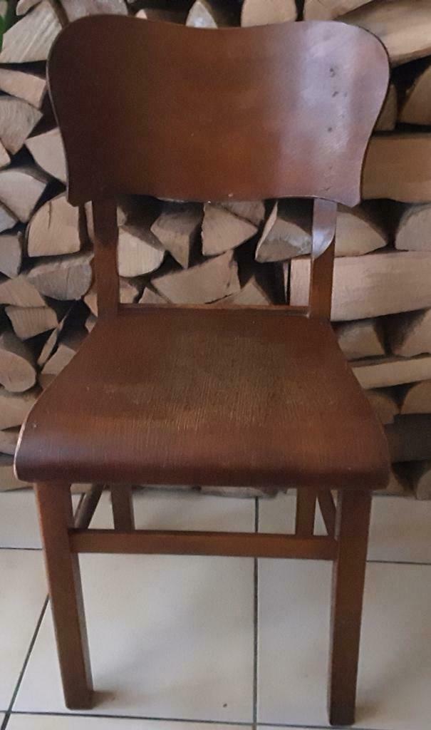 Une ancienne chaise en bois à restaurer, Maison & Meubles, Enlèvement, Utilisé, Bois, Une