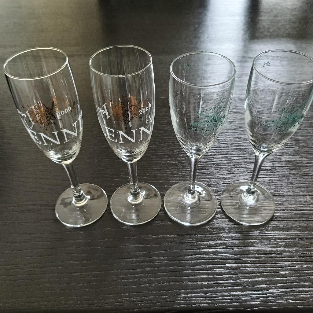 4 millennium champagneglazen., Ophalen of Verzenden