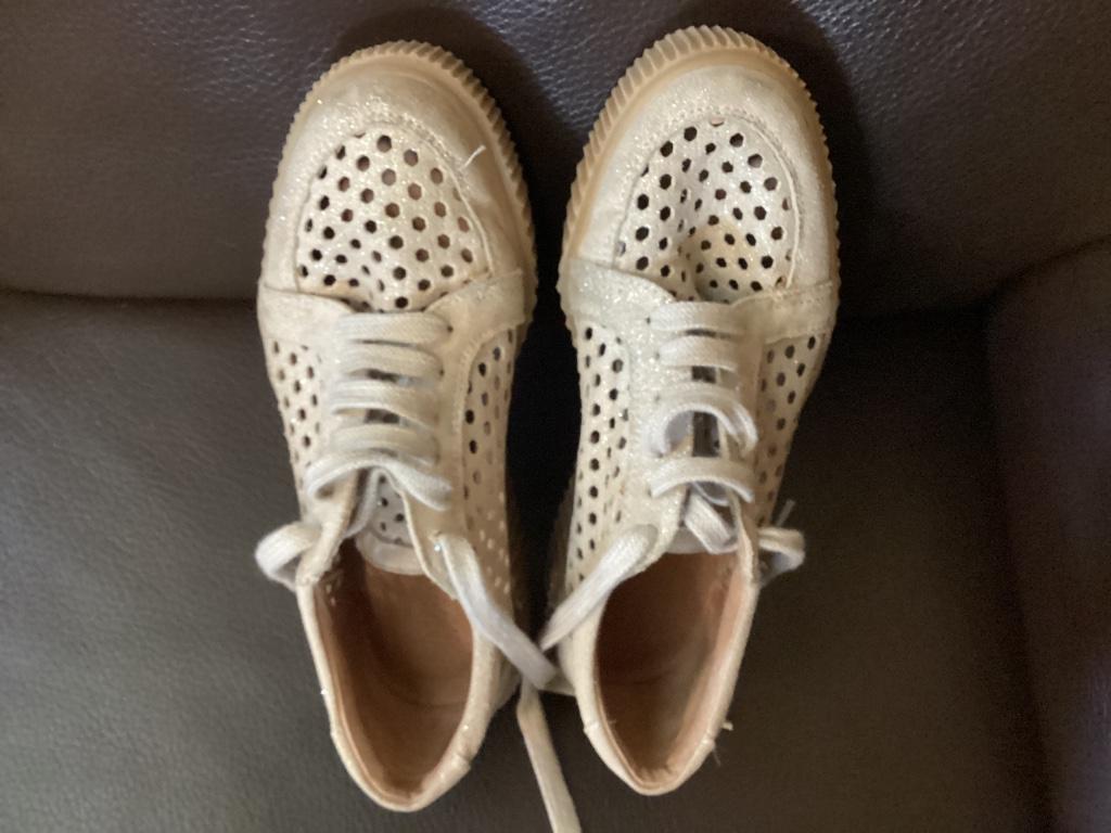 Beige vetersneaker met leer gevoerd, Beige, Ophalen of Verzenden, Zo goed als nieuw, Sneakers