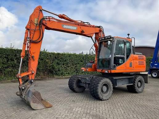 Gezocht doosan DX140W/ DX160W HITACHI EX60WD GRAAFMACHINE, Ophalen, Graafmachine