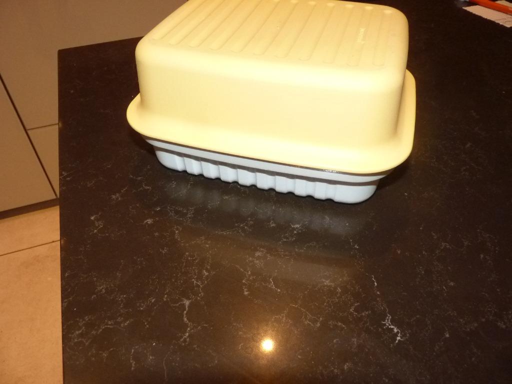 petite boîte à pain Tupperware, Envoi, Utilisé, Jaune, Boîte