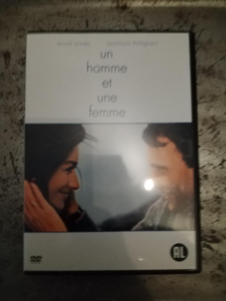 Un homme et une femme trilogie, À partir de 6 ans, Envoi, Comme neuf, Drame