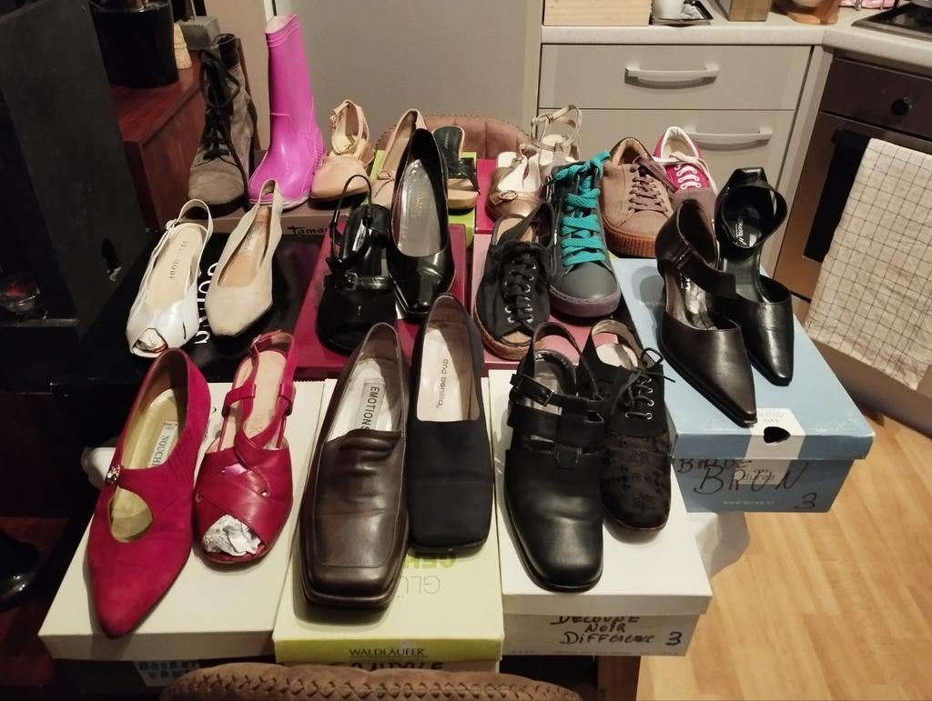 Vide dressing en chaussures taille 35/36, Vêtements | Femmes, Enlèvement