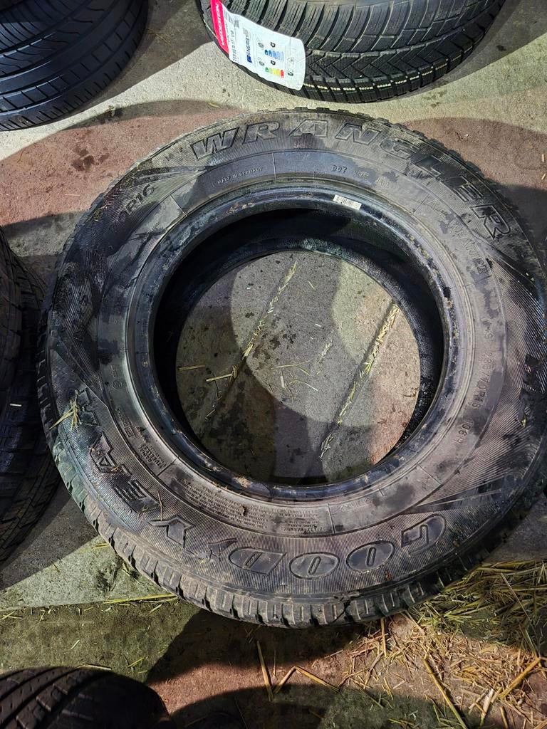 2 banden 235 70 R 16