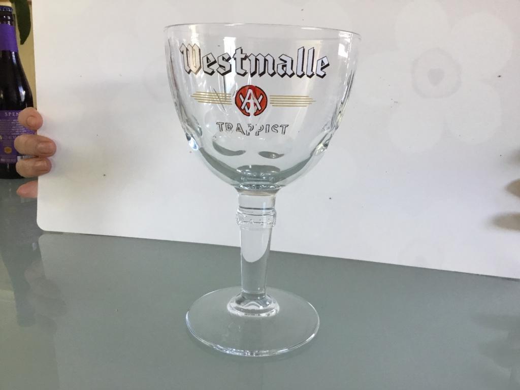 Verre trappiste westmalle avec défaut de fabrication, Collections, Verres & Petits Verres, Enlèvement ou Envoi, Comme neuf, Verre à bière