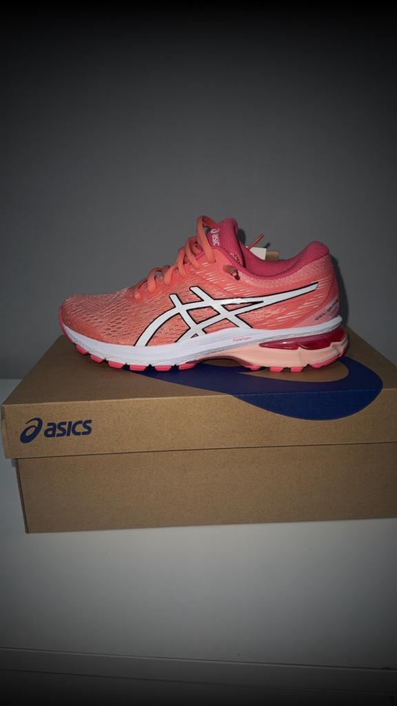 Asics rose avec étiquette jamais porter, Sports & Fitness, Course, Jogging & Athlétisme, Neuf, Course à pied, Enlèvement ou Envoi