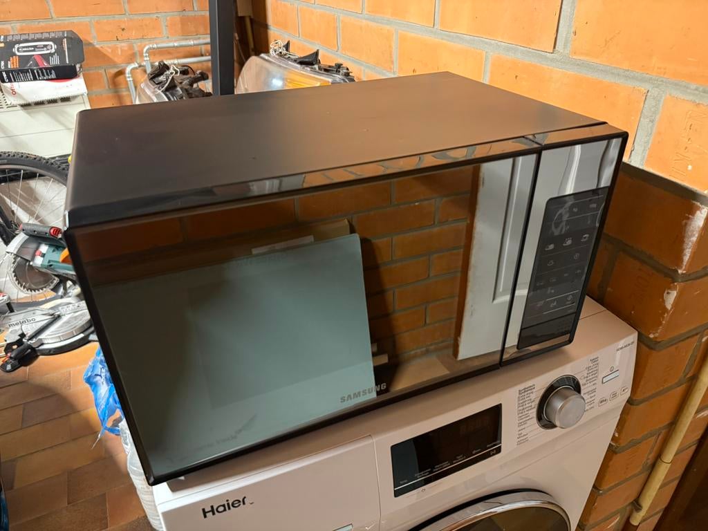 Samsung ME83X-P microgolfoven als nieuw, Ophalen, Zo goed als nieuw, Microgolfoven