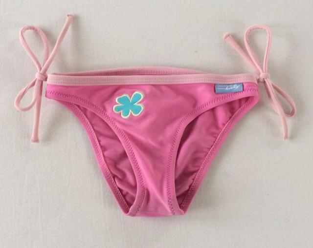 roze bikinibroekje Decathlon 2 j 92 strikjes bloem, Kinderen en Baby's, Kinderkleding | Kinder-zwemkleding, Gebruikt, Meisje, Ophalen of Verzenden