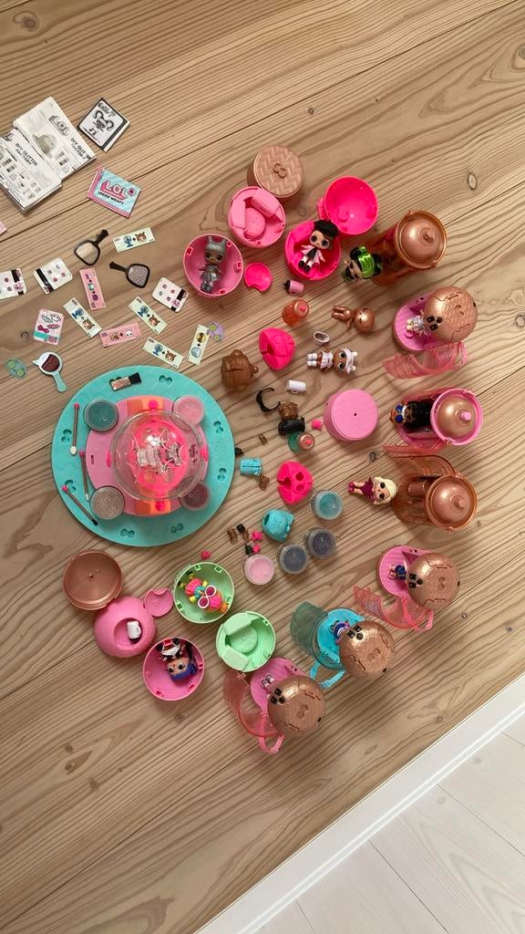 LOL Surprise popjes en accessoires en kit, Kinderen en Baby's, Speelgoed | Poppen, Ophalen of Verzenden, Zo goed als nieuw, Overige typen