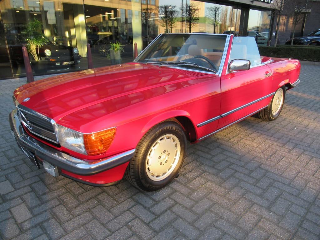 Mercedes-Benz 560 SL W 107 Cabrio Automaat - Leder - Airco, Auto's, Oldtimers, Bedrijf, Te koop, ABS, Airbags, Airconditioning