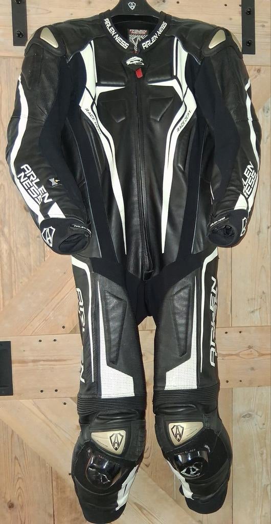 Lederen motorpak 1 delig Arlen Ness maat 56, Motoren, Kleding | Motorkleding, Ophalen