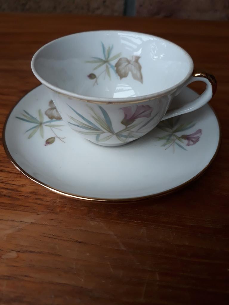 Ancienne tasse à café, Enlèvement ou Envoi, Comme neuf, Porcelaine