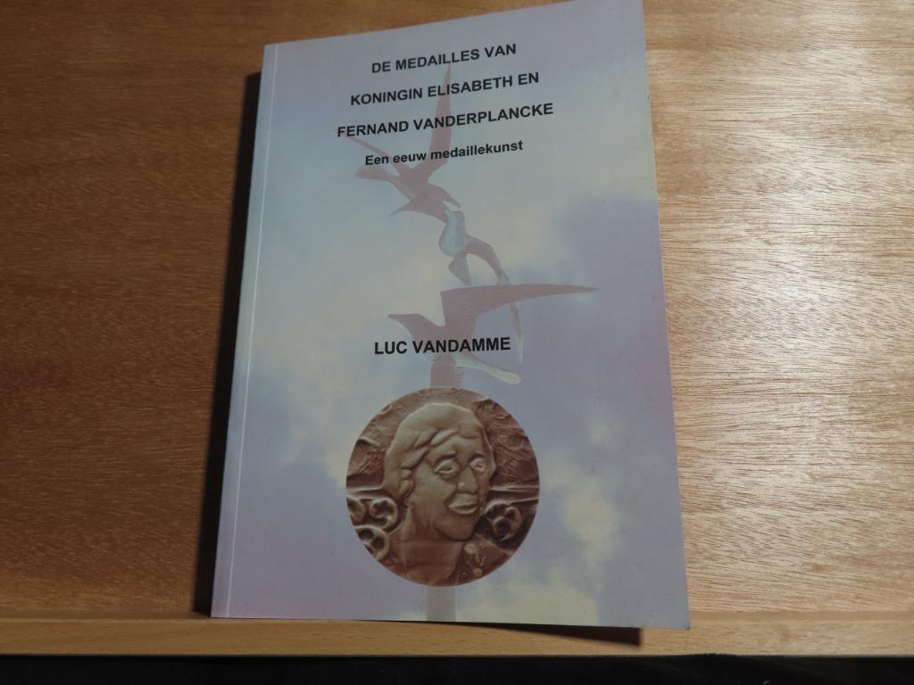 Les médailles de la Reine Elisabeth et de Fernand Vanderplan, Neuf, Luc Vandamme, Enlèvement ou Envoi, Autres sujets/thèmes