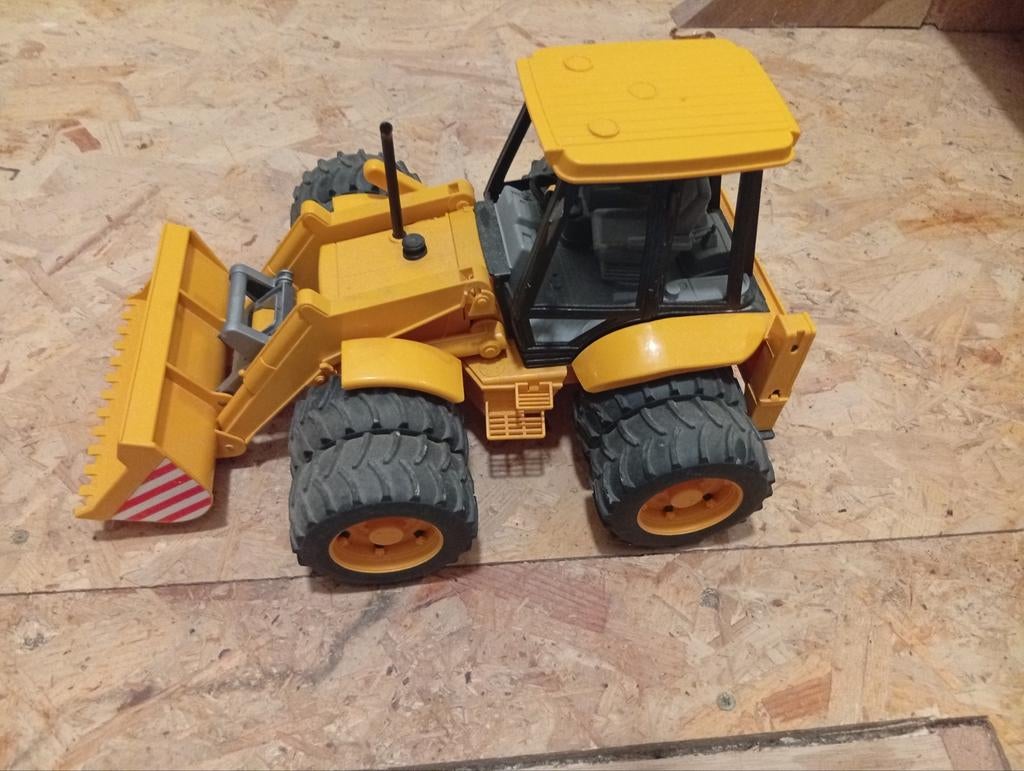 Bruder tractor, Tuinenarduin@gmail.com, Tractor of Landbouw, Zo goed als nieuw, Bruder