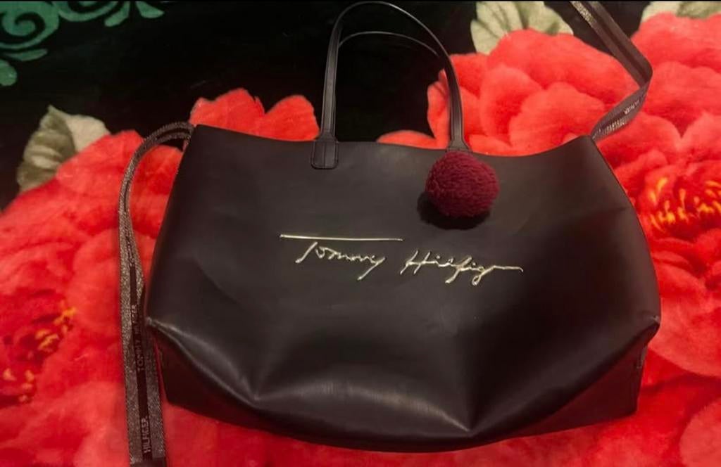 Grote donkerblauwe Tommy Hilfiger tas met zakje binnen, Ophalen of Verzenden, Nieuw
