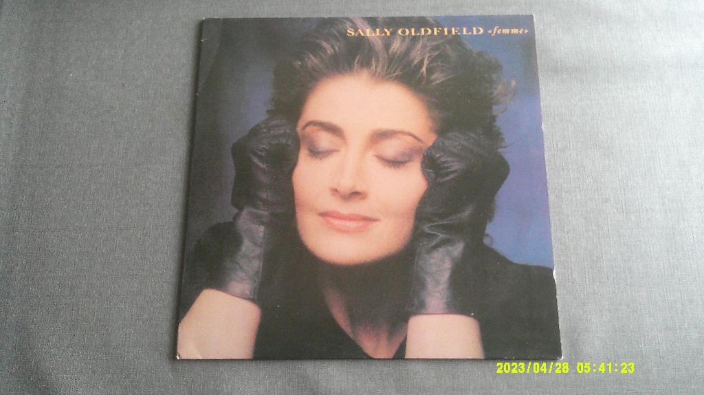 Sally Oldfield – "Femme" (LP), CD & DVD, Vinyles | Pop, Utilisé, Enlèvement ou Envoi