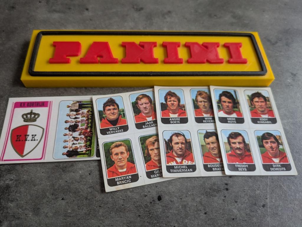 PANINI FOOTBALL 1973/74 KVK KORTRIJK 4X STICKERS 1973, Hobby en Vrije tijd, Stickers en Plaatjes, Zo goed als nieuw, Verzenden