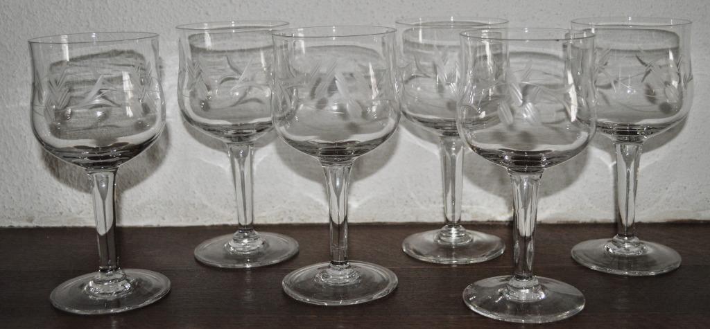 6 vintage wijnglazen geslepen plantmotief, 16 cm hoog, Antiek en Kunst, Ophalen of Verzenden