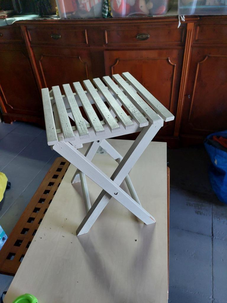 Table en bois pliable blanche d'appoint / tabouret, Maison & Meubles, Moins de 55 cm, Carré, Enlèvement, Utilisé