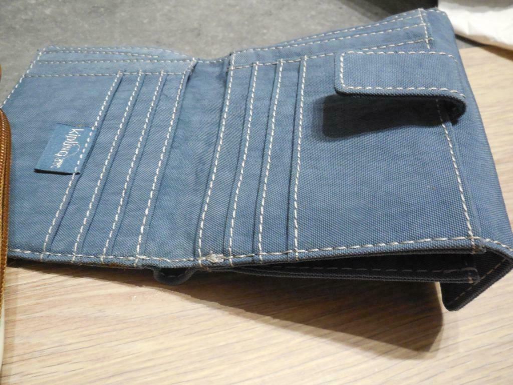 Portefeuille neuf bleu Kipling, Neuf, Autres marques, Enlèvement ou Envoi, Avec fermeture à pression