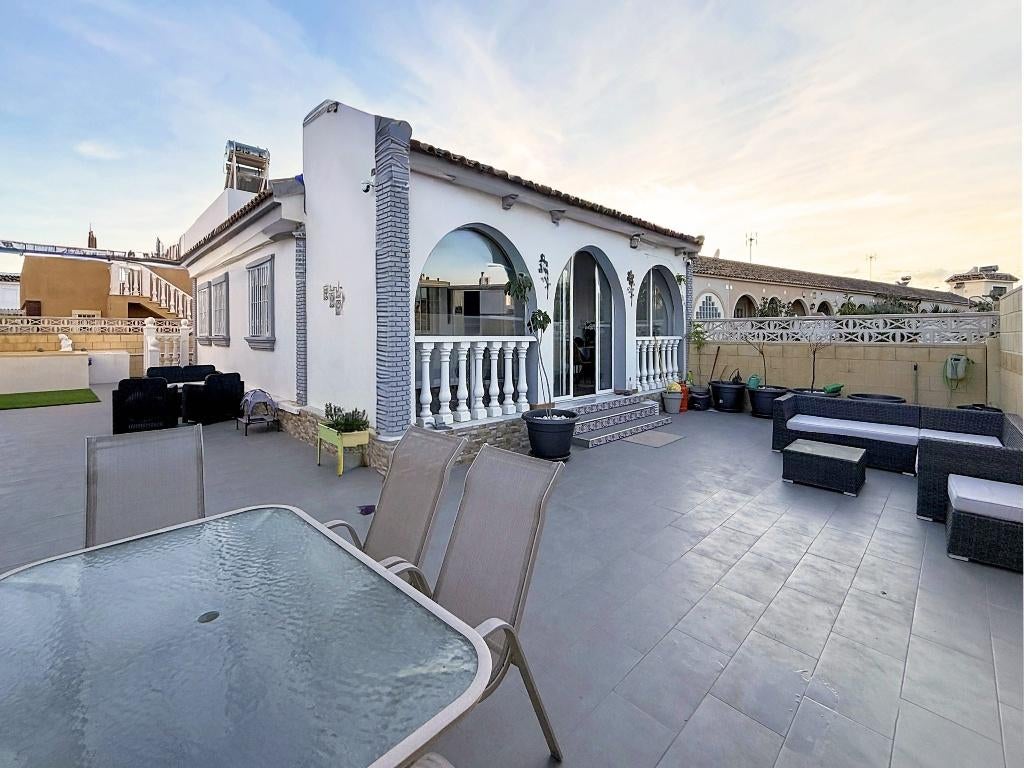 SUPERBE VILLA A UN TOUT PETIT PRIX, AVILESES, Ville, Maison d'habitation, 80 m²