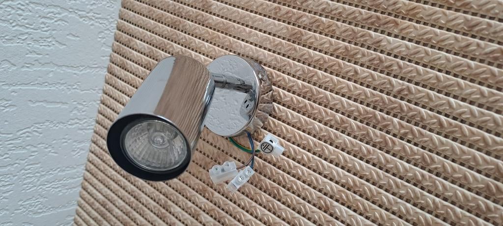 Opbouw spotje met led, Ophalen, Zo goed als nieuw, Plafondspot of Wandspot