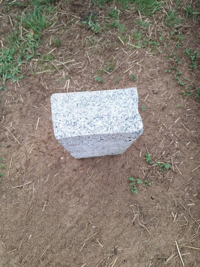 Granieten pallisades, Ophalen, Zo goed als nieuw