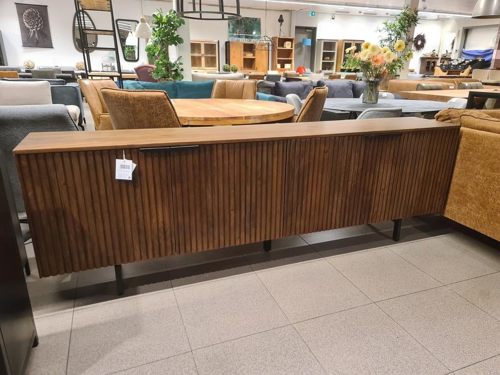 Nouveau buffet Icatcers collection piano en noyer 240 cm €54, Enlèvement, Neuf