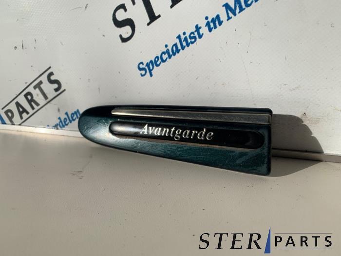 Bande décorative d'un Mercedes E-Klasse, Enlèvement ou Envoi, 3 mois de garantie, Utilisé, Mercedes-Benz