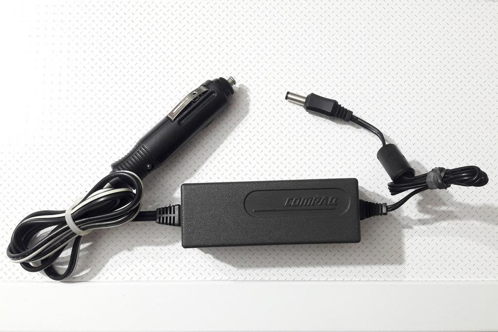 Chargeur Compaq 12V voiture 17,5V - 1,35A - 17W prix : 10€, Informatique & Logiciels, Enlèvement ou Envoi, Neuf