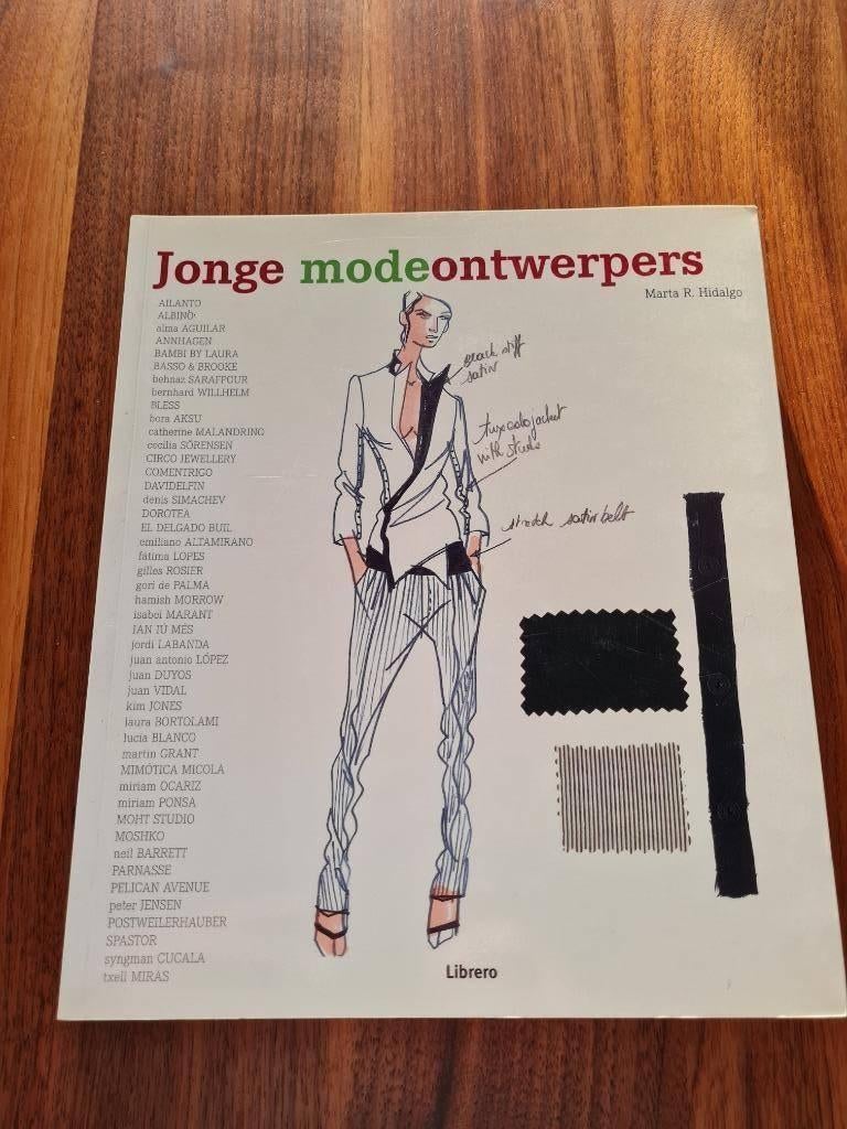 Jonge modeontwerpers - Mara R.Hidalgo, Ophalen of Verzenden