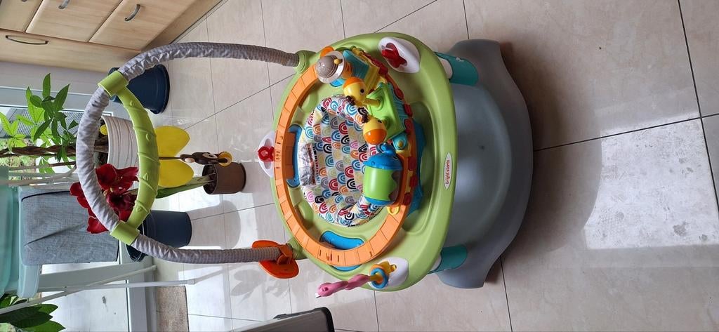Bright Starts Peek-a-Zoo activity center nieuwprijs 165€, Enfants & Bébés, Jouets | Tables de jeux, Comme neuf, Enlèvement