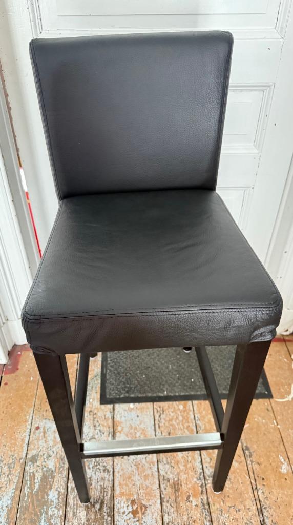 IKEA tabouret noir Henriksdal assise cuir 76 cm, Maison & Meubles, Comme neuf, Enlèvement, Une, Bois