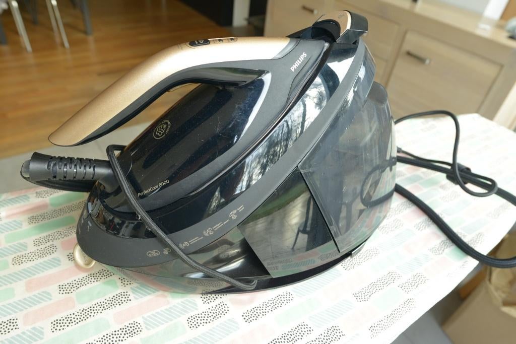 Centrale vapeur Philips PerfectCare 8000 Series PSG8130/80, Electroménager, Enlèvement ou Envoi, Comme neuf, Fer à repasser avec cordon