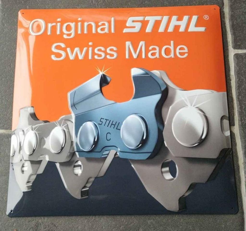 Gebogen metalen plaat van Stihl Zwitserse makelij, Verzamelen, Ophalen of Verzenden, Nieuw, Reclamebord