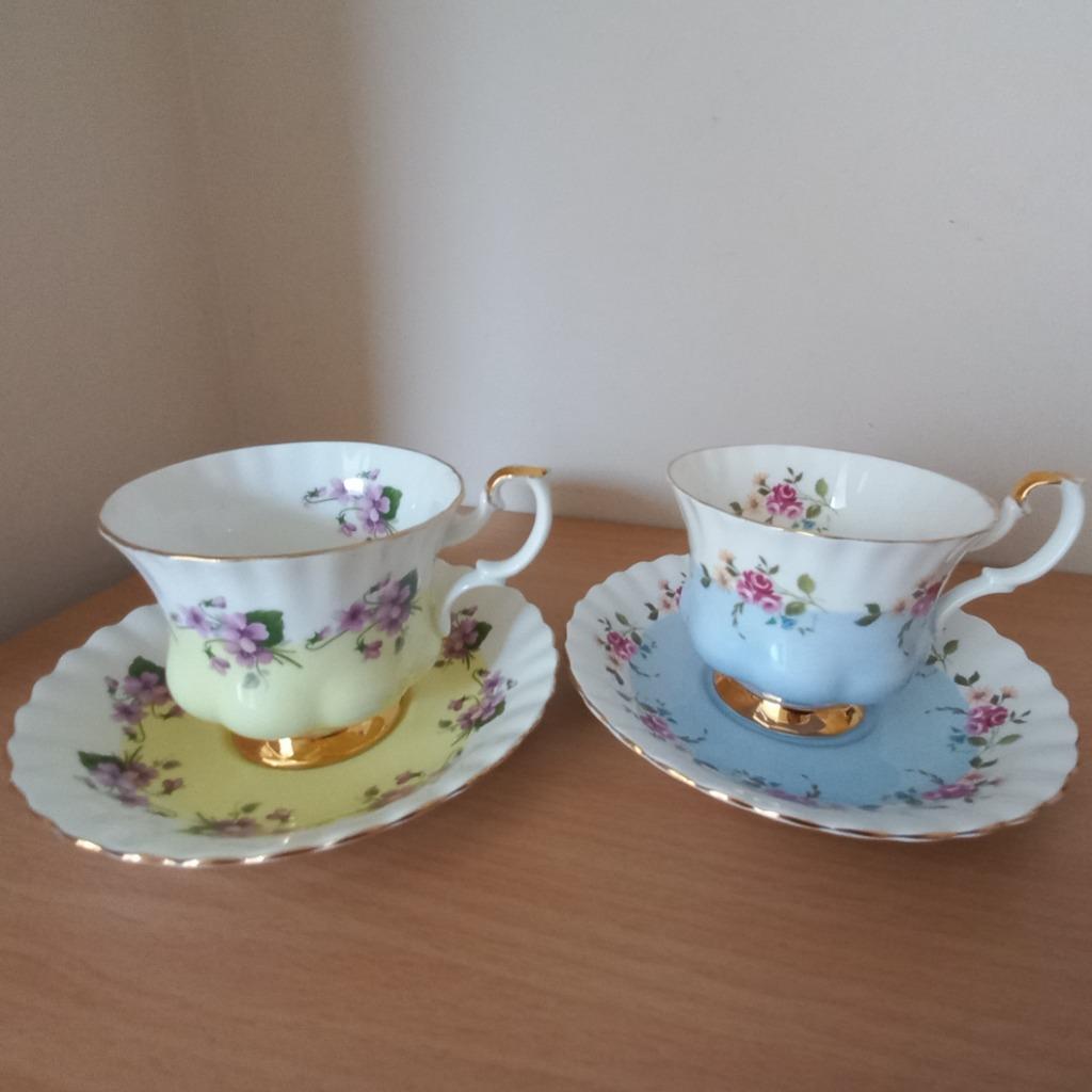 Pink Rosebuds Royal Albert duo kop en schotel, Verzamelen, Ophalen of Verzenden, Zo goed als nieuw, Porselein, Kop en/of schotel